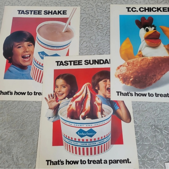 Lot 14 Vintage 70s LIGHTED SIGN Tastee Freez Advertising Poster Banners 1977 - Picture 7 of 7